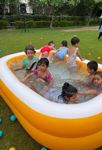 POOL PARTY NURSERY - GRADE K2